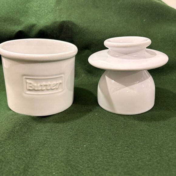 L. Tremain White 2-Piece Ceramic Butter Bell Crock Dish Keeper 2021 - Picture 6 of 8